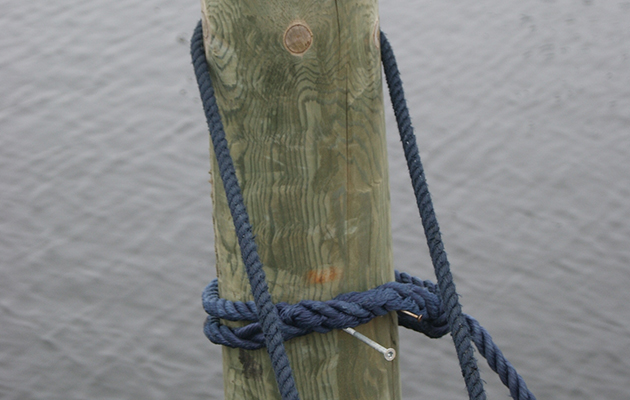 A line on a box mooring