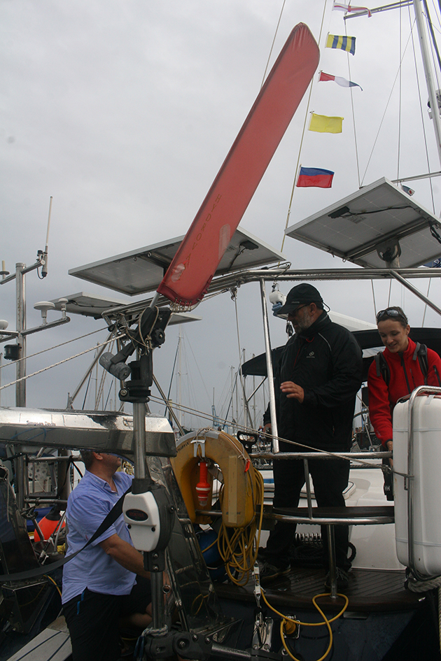 Windvane steering sails to an angle fixed to the wind