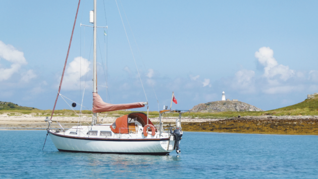 London Apprentice anchored at Tean, on a clean, sandy bottom